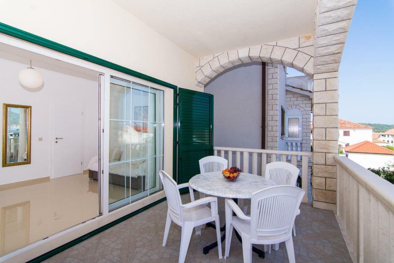 Apartmani Juric Trogir Ngoại thất bức ảnh