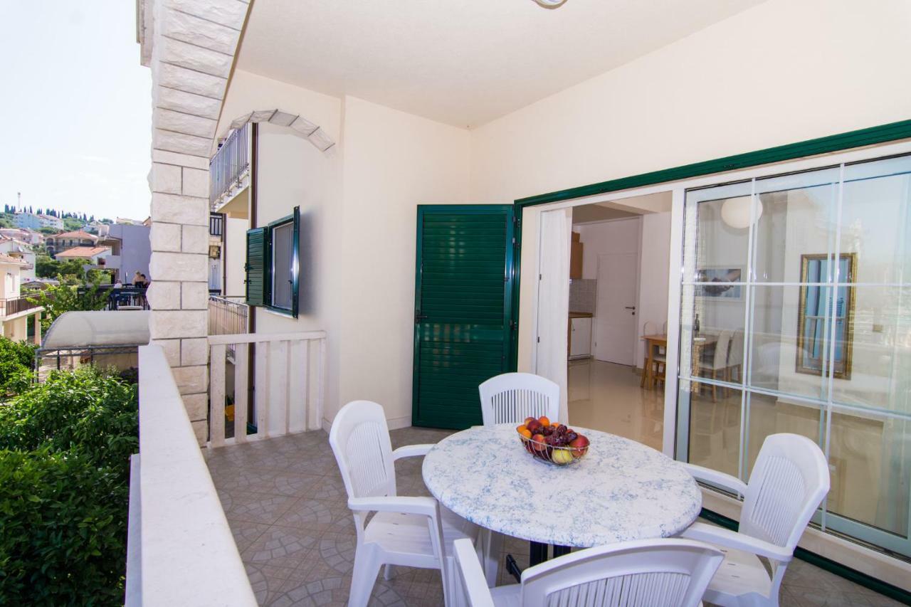 Apartmani Juric Trogir Ngoại thất bức ảnh