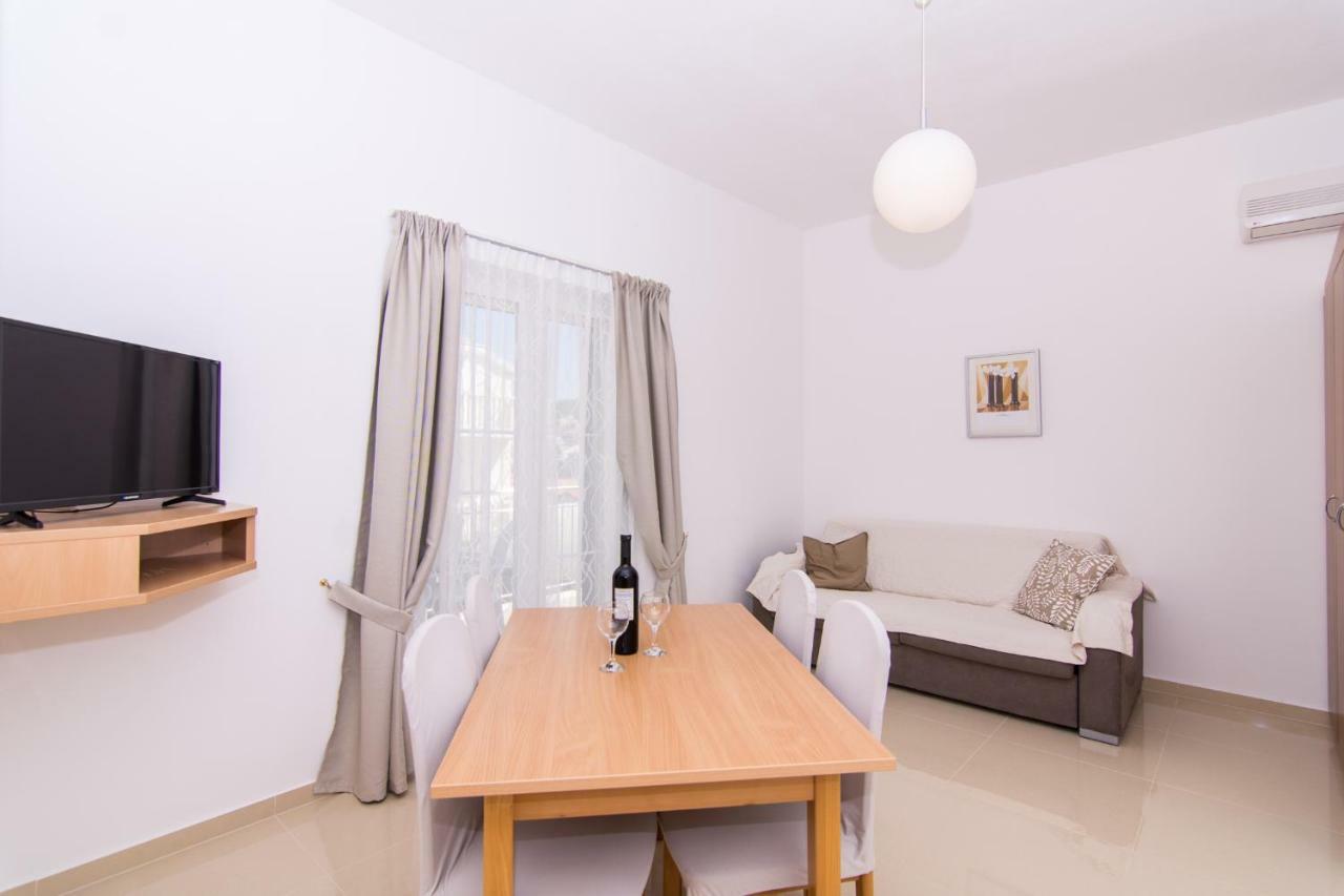 Apartmani Juric Trogir Ngoại thất bức ảnh