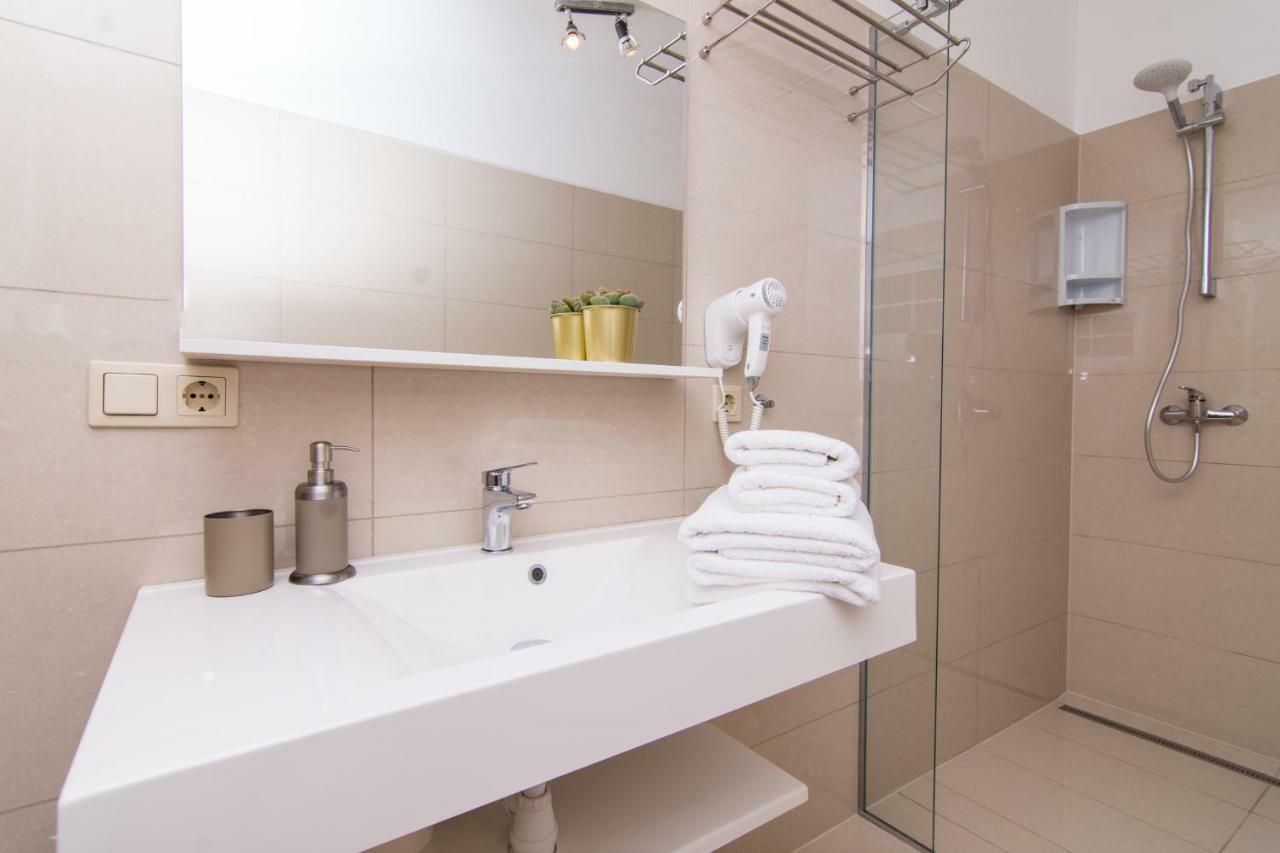 Apartmani Juric Trogir Ngoại thất bức ảnh