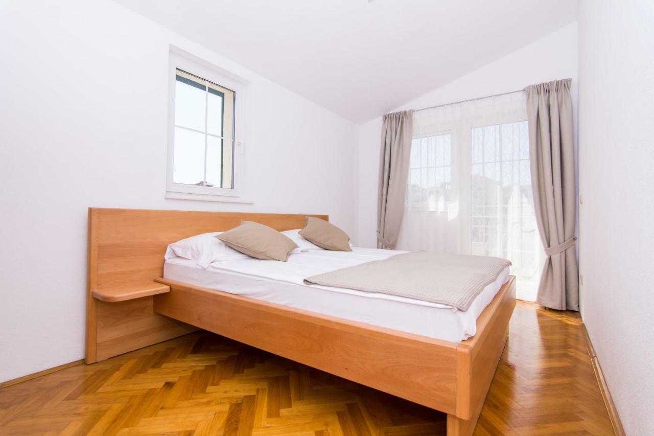 Apartmani Juric Trogir Ngoại thất bức ảnh